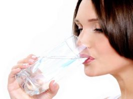 Щелочная вода убивает рак, воспаление и выводит токсины. Узнайте, как её сделать и употреблять