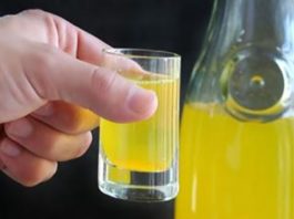 Выпейте этот напиток из куркумы, чтобы вымыть паразитов и очистить ваш кишечник